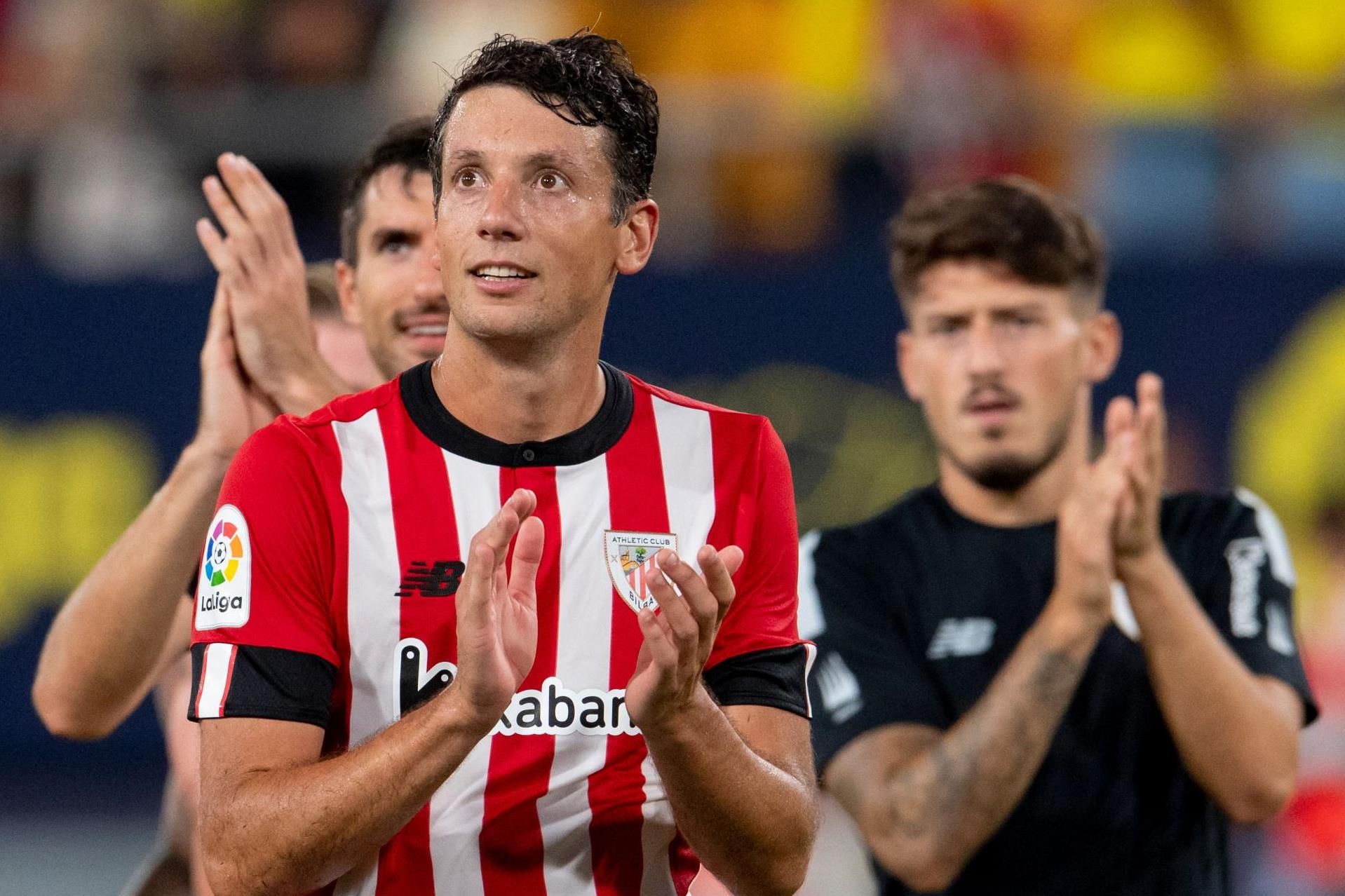 El vitoriano Mikel Vesga aplaude en el Nuevo Mirandilla; lo hace también ahora con el checo Jakub Jankto.