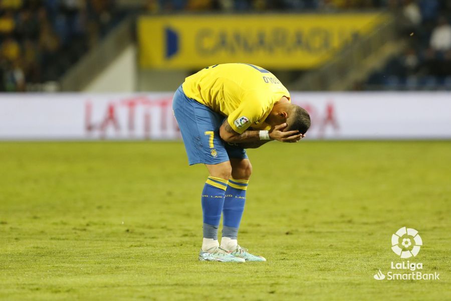 Vitolo llora tras lesionarse con la UD Las Palmas.