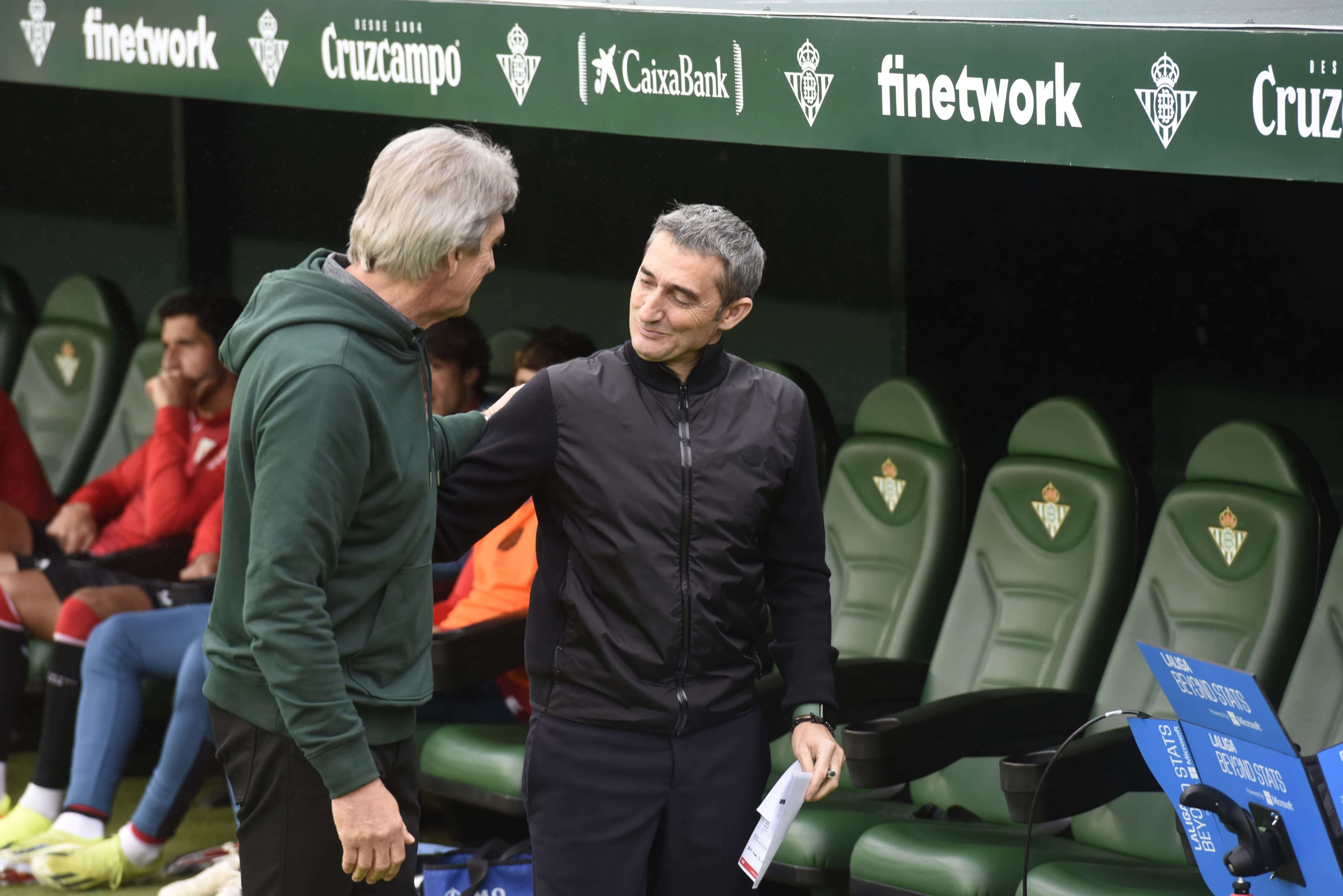 Manuel Pellegrini y Ernesto Valverde se saludan en el Villamarín.