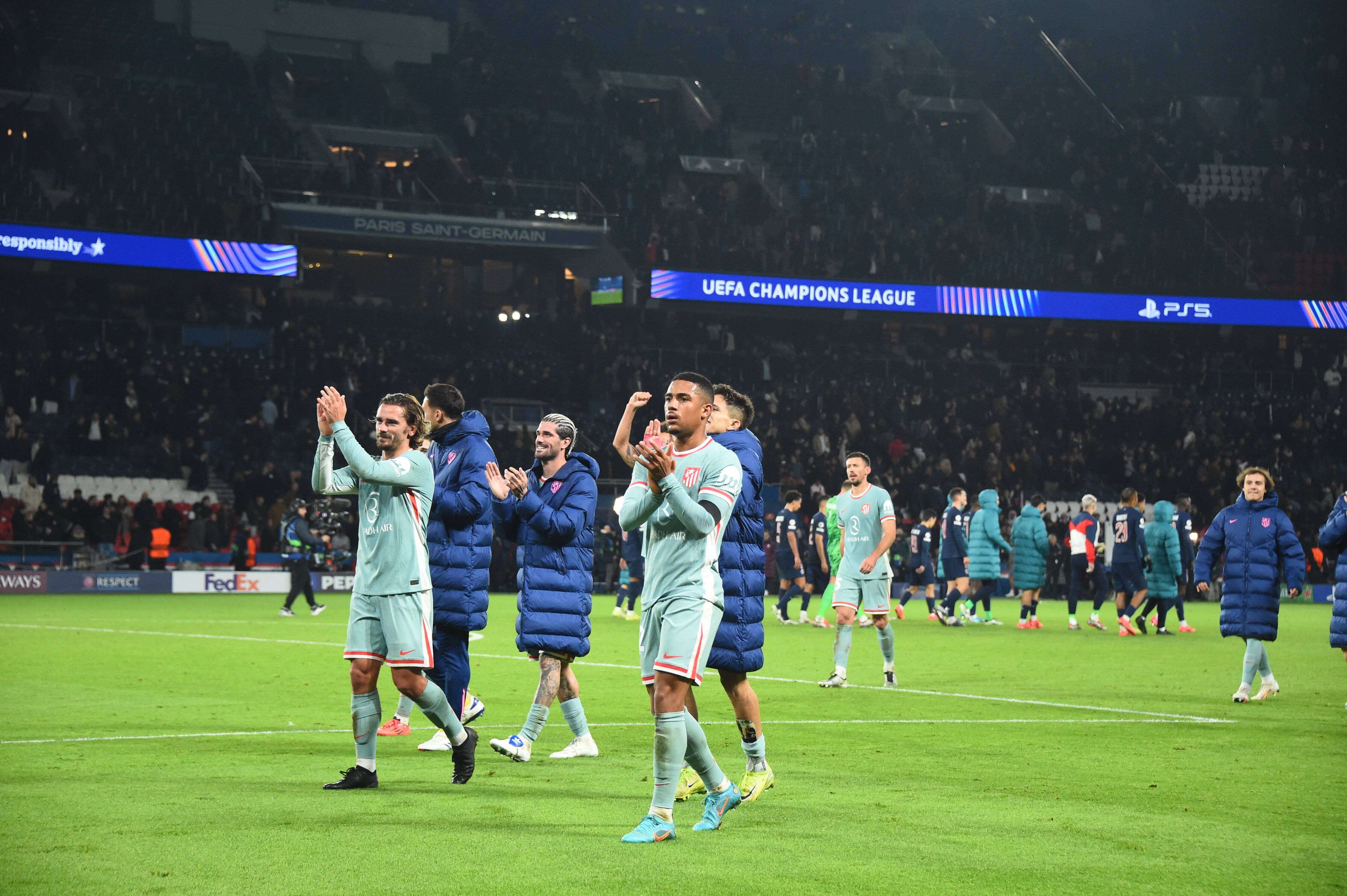 Los jugadores del Atlético agradecen el apoyo a su afición en París