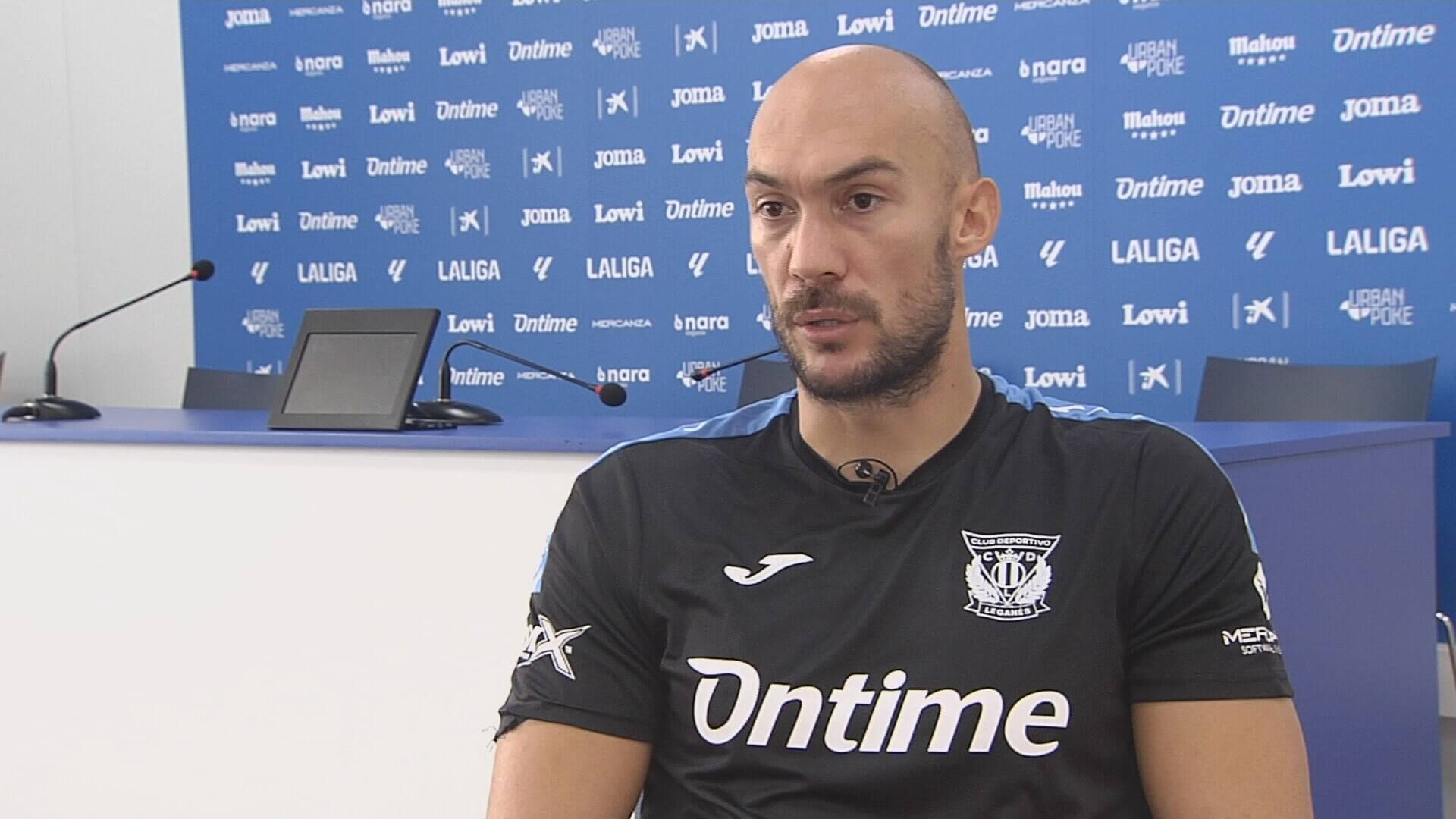  Marko Dmitrovic atiende a ElDesmarque