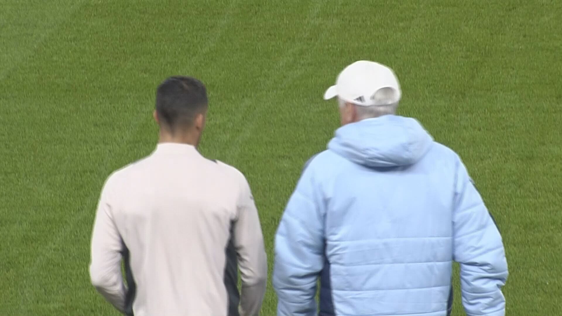  Lucas Vázquez y Carlo Ancelotti mostraron su complicidad en el entrenamiento del Real Madrid.