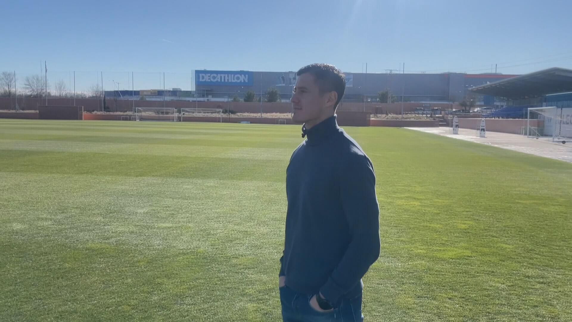  Mantovani observa en la ciudad deportiva del Leganés