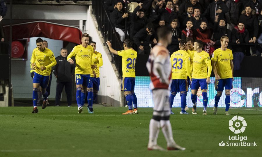  Alejo celebra junto a sus compañeros el gol en Vallecas.
