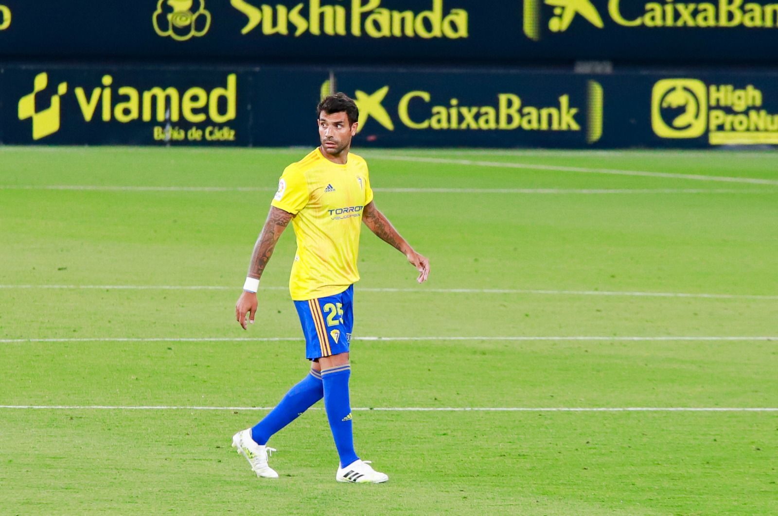  Augusto Fernández debuta con el Cádiz.