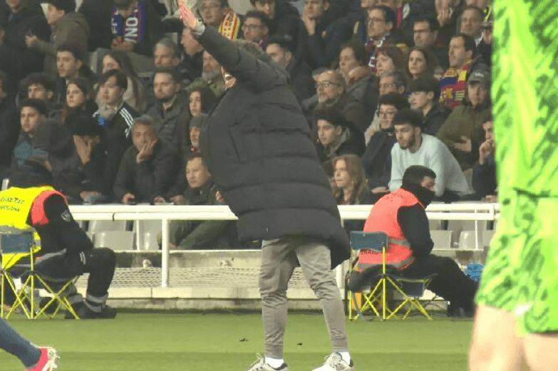  Simeone en la banda de Montjuic