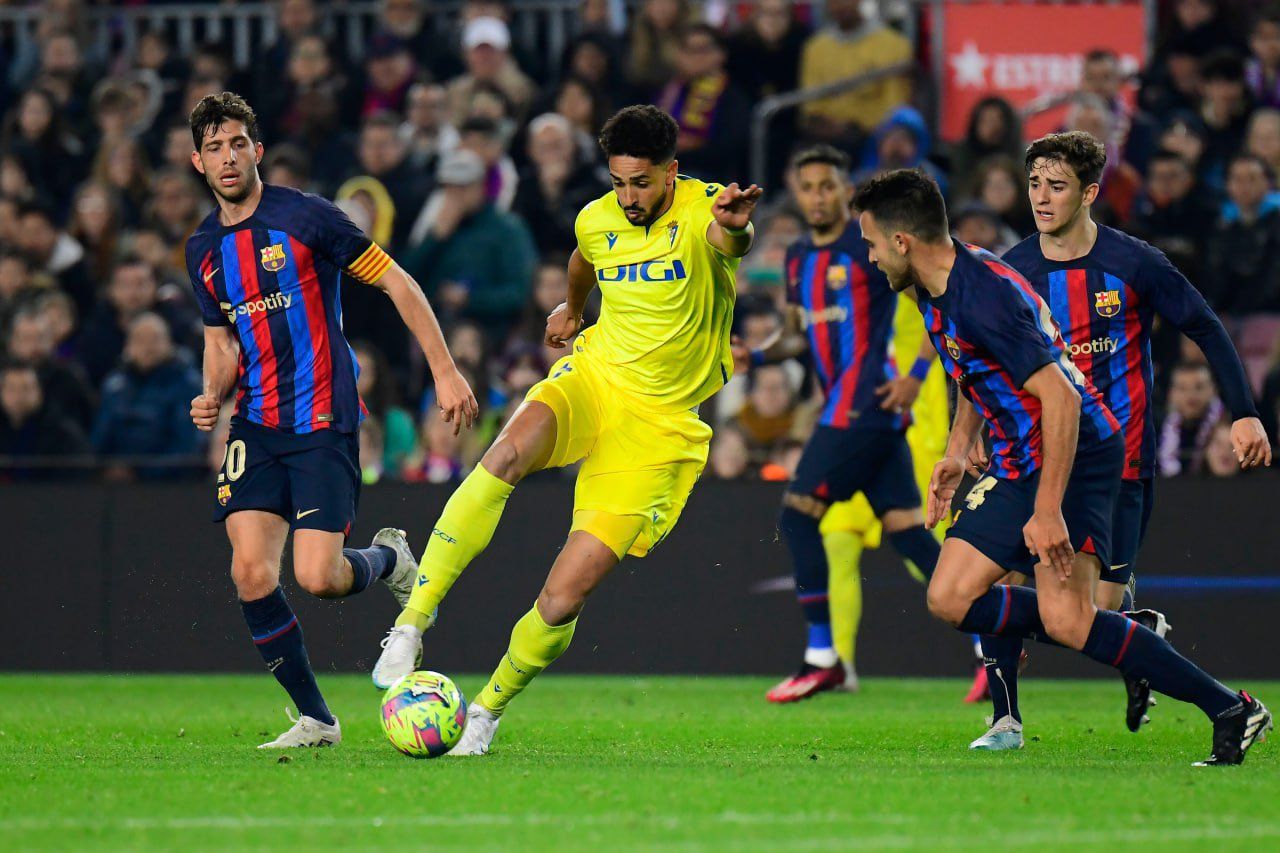  Chris Ramos, durante el partido ante el Barcelona en el Camp Nou.