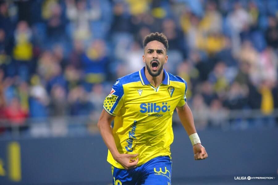 Chris Ramos celebra su gol de penalti ante el Albacete.