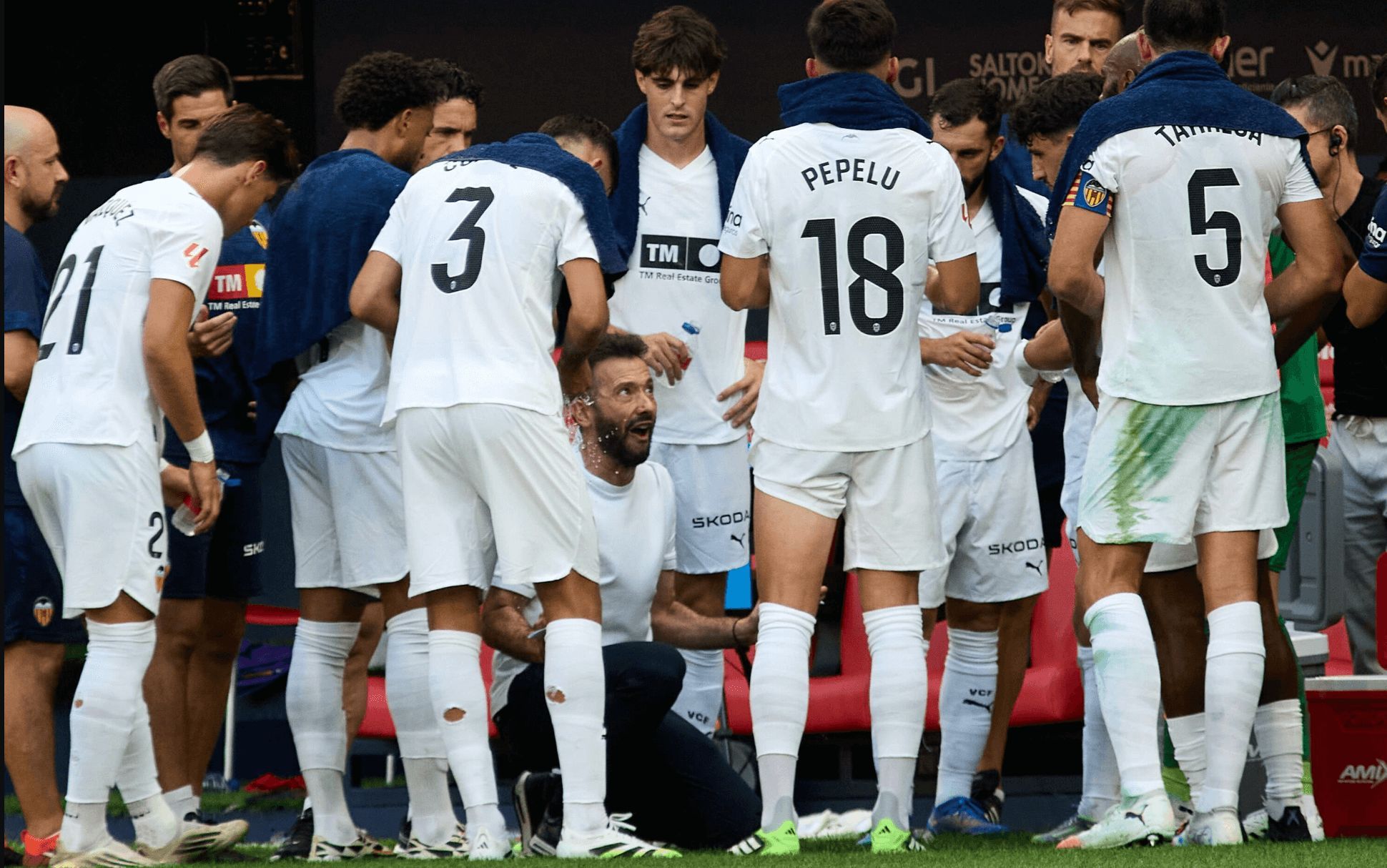  Corberán habla con sus jugadores