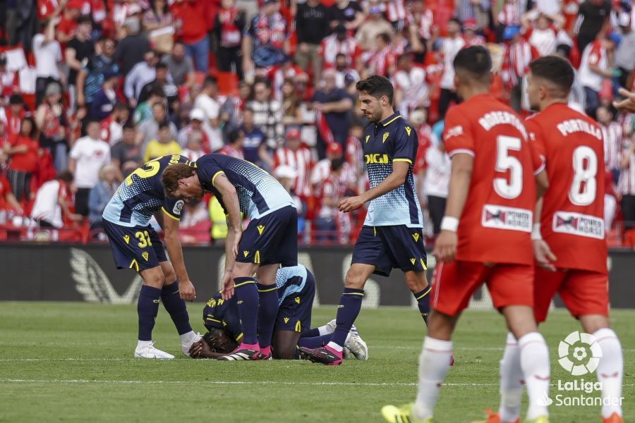 Momo Mbaye, llorando en el césped del Power Horse Stadium.