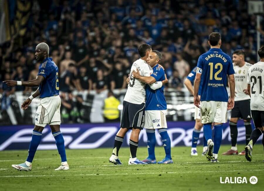  Dani Ceballos y Santi Cazorla, tras el Oviedo-Madrid.