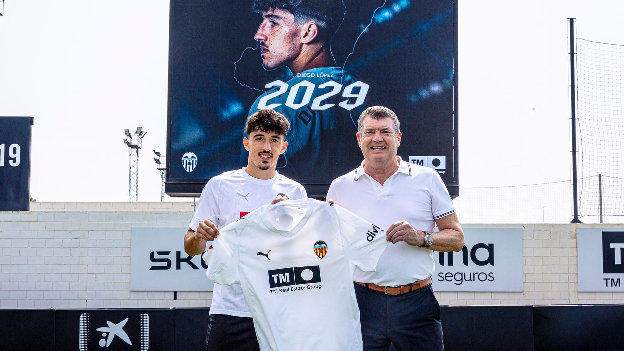 Diego López renueva hasta 2029 (Foto: Valencia CF)