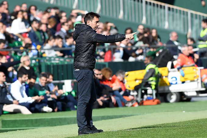 Asier Garitano da instrucciones a los suyos durante su etapa en la Real Sociedad.