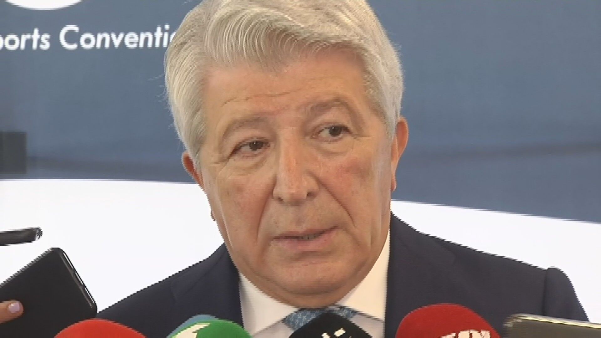  Enrique Cerezo defendió, como hizo Godín, a Simeone en la previa del partido de Copa del Rey.