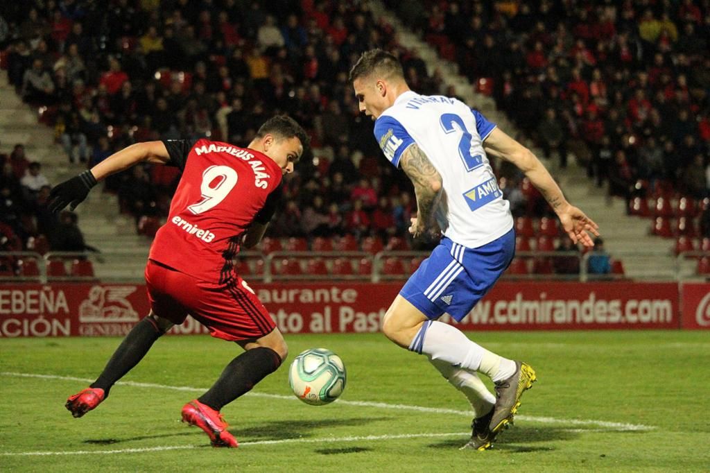  Carlos Vigaray, durante el Mirandés-Real Zaragoza.