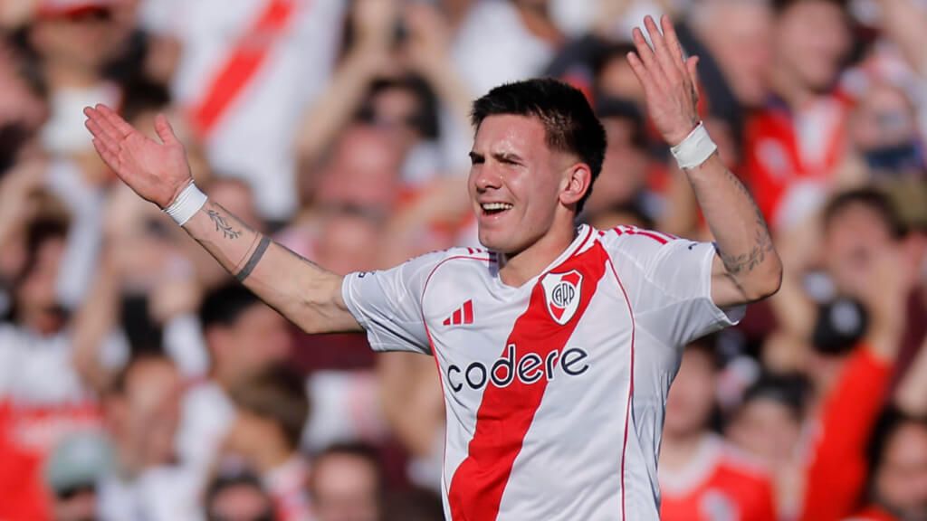 Franco Mastantuono celebrando gol en el River - Boca (EFE)