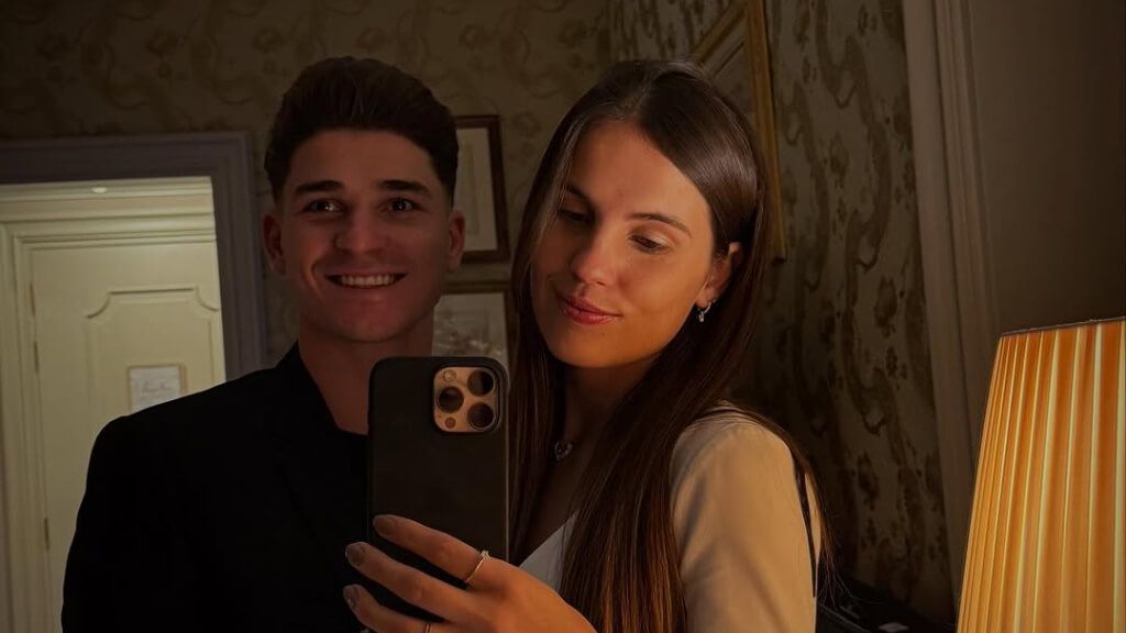  Julián Álvarez con su pareja de vacaciones en Venecia (@emiliafferrero)