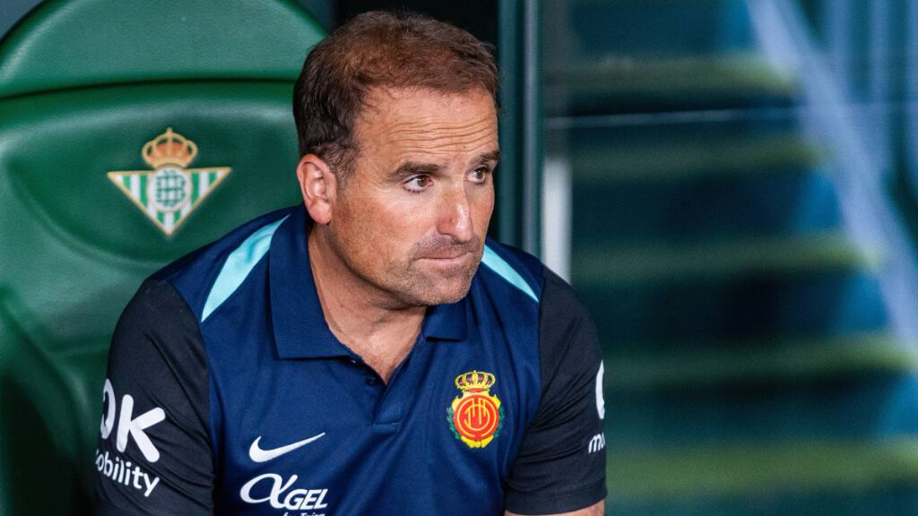 Jagoba Arrasate carga contra el árbitro del partido del Atlético