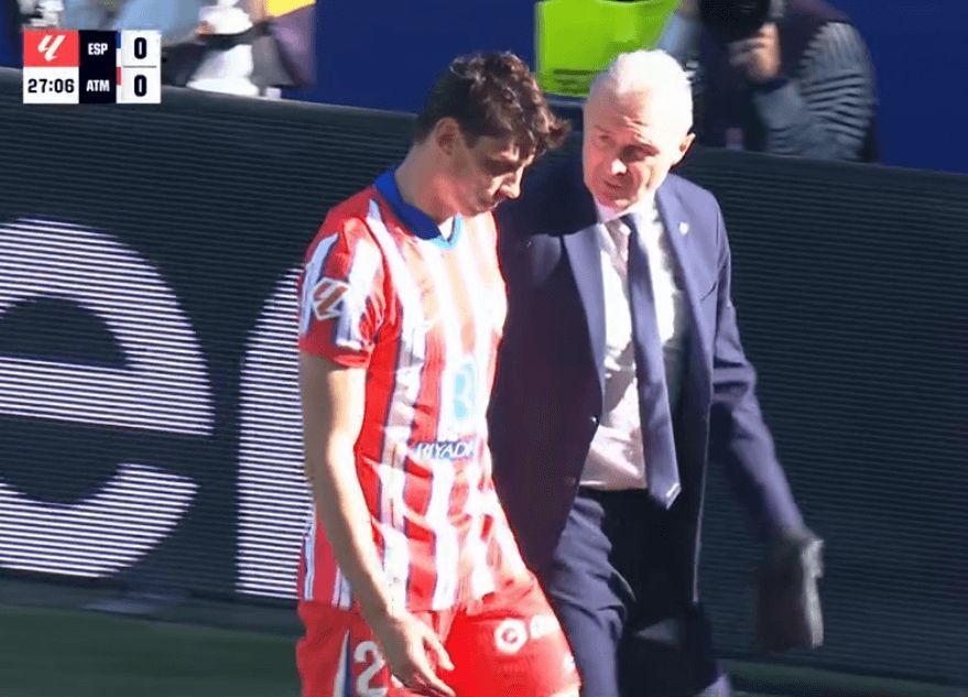 Robin Le Normand abandonando el campo tras el choque (Fuente: Movistar+)