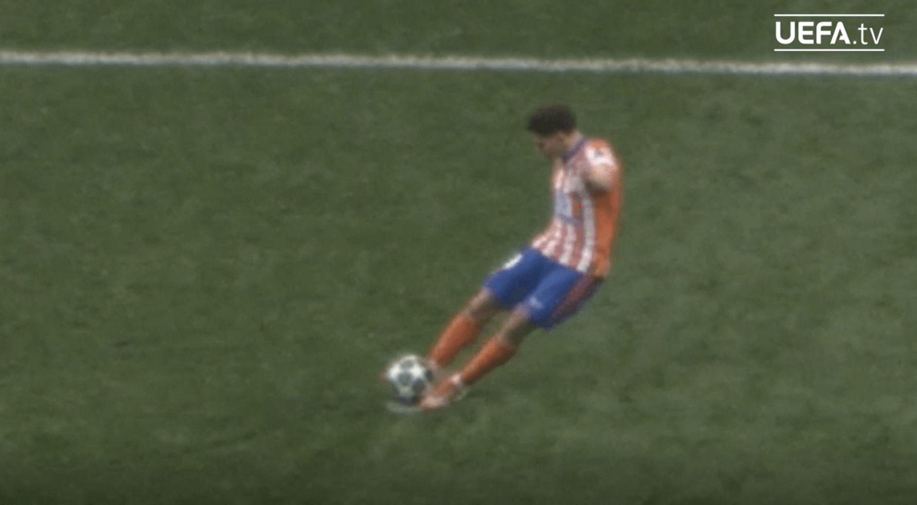  El penalti de Julián Álvarez anulado fue explicado por la UEFA (captura: UEFA).