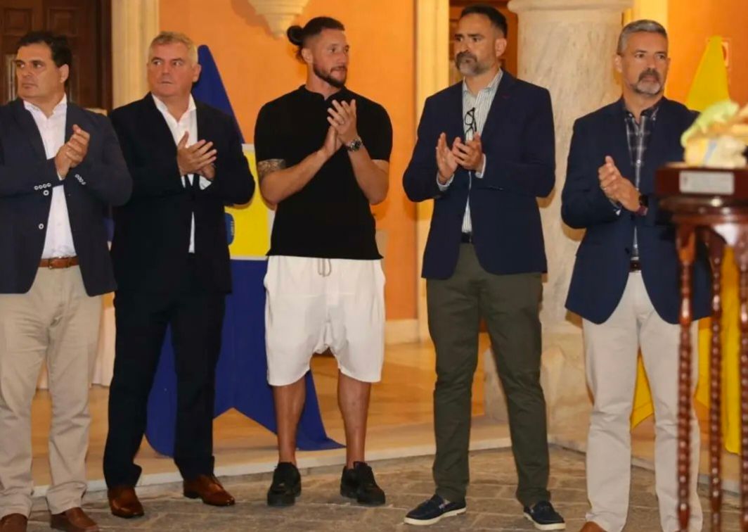 Conan Ledesma, en la entrega de premios de la peña Camaleón de Rota.