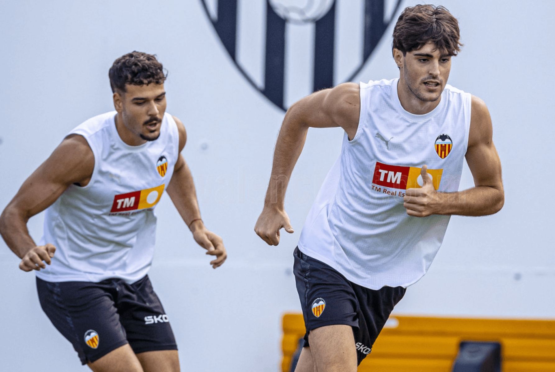  Javi Guerra seguido por Ugrinic, el valenciano es fijo en el once titular