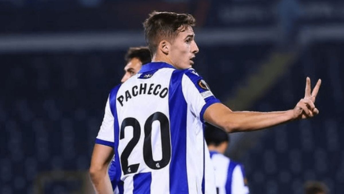 Jon Pacheco, durante un partido con la Real Sociedad.