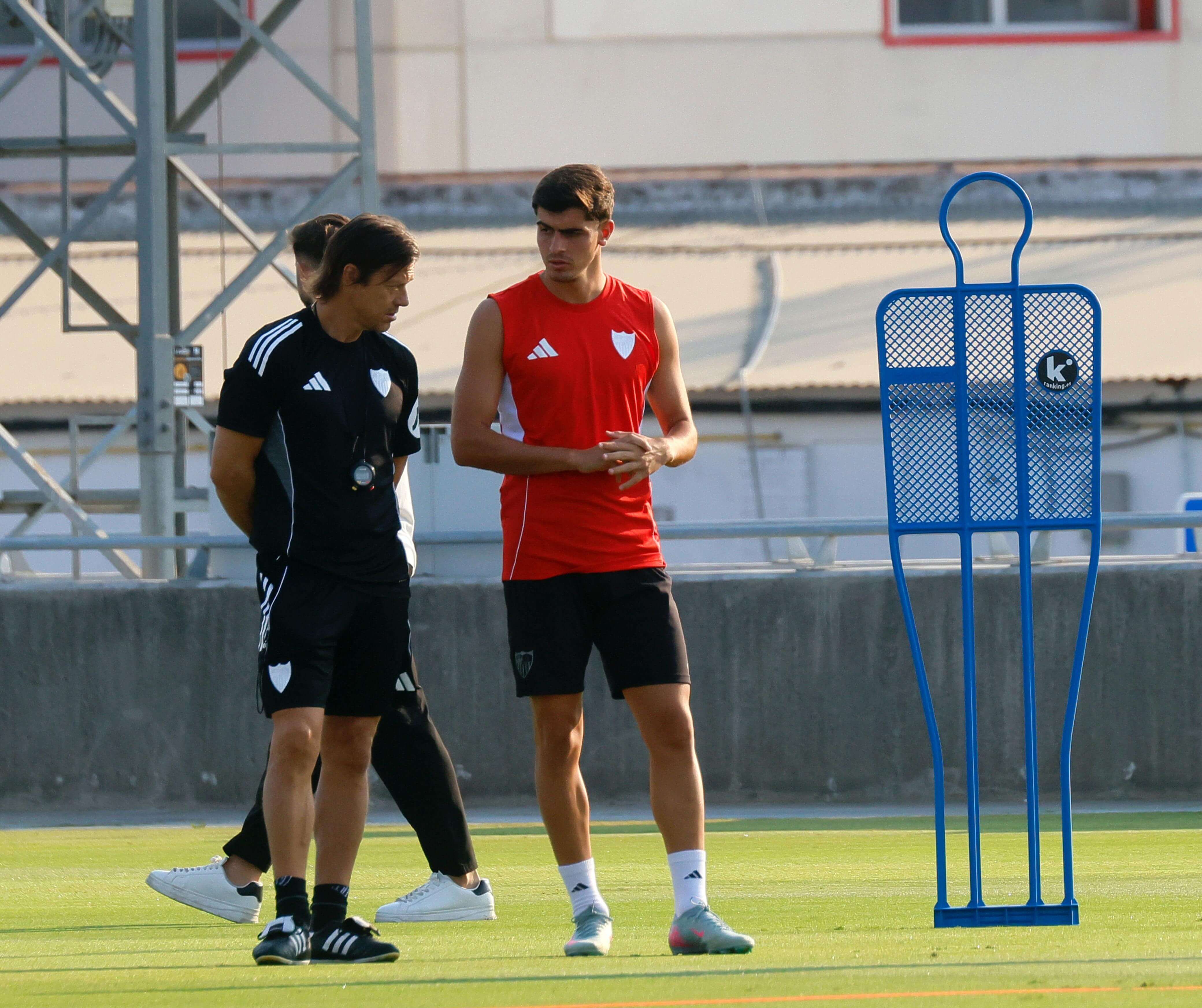  Juanlu y Almeyda, en el entrenamiento de este jueves.