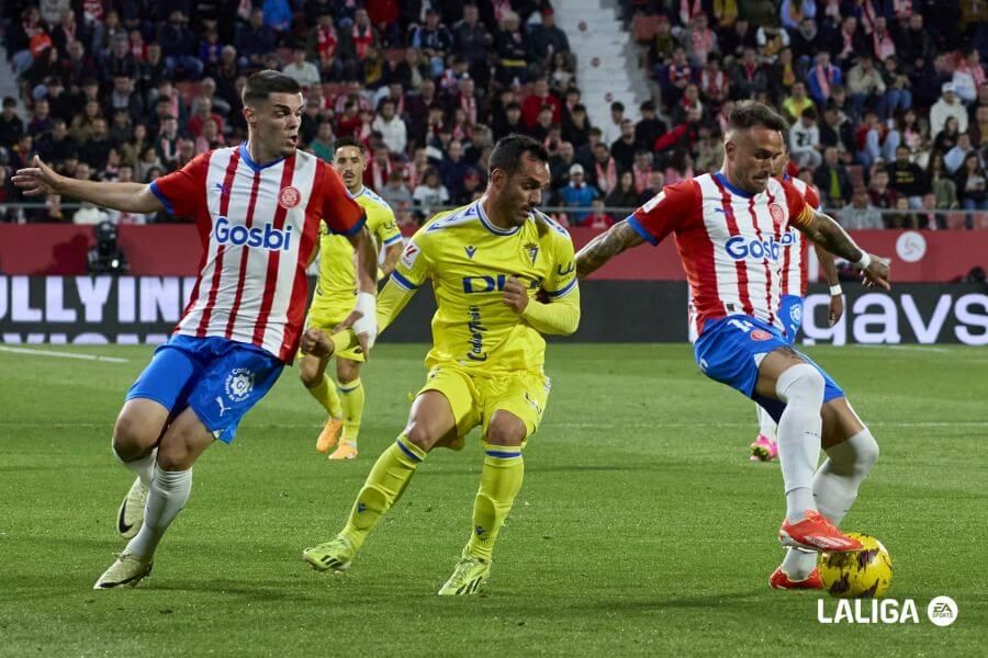  Juanmi, durante el Girona - Cádiz.