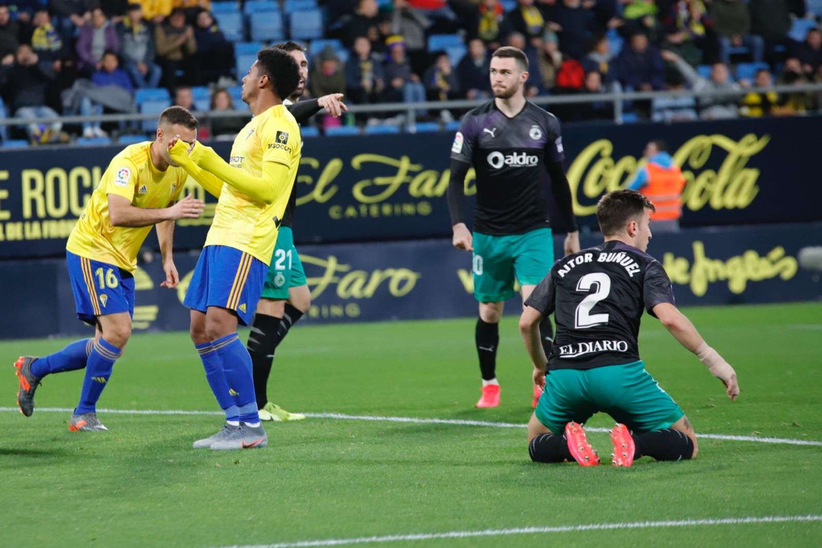 Lozano, durante el Cádiz-Racing.