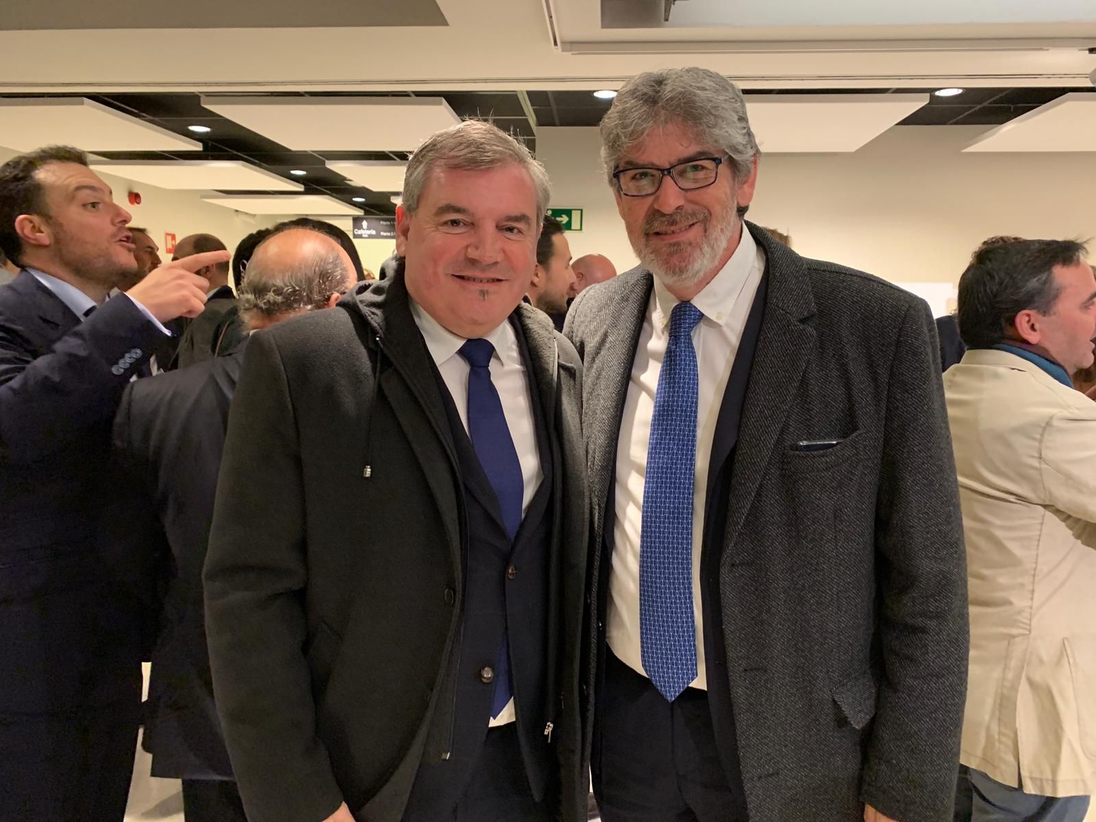 Manuel Vizcaíno, junto a Yuyu, durante la II entrega de los Premios DEX.