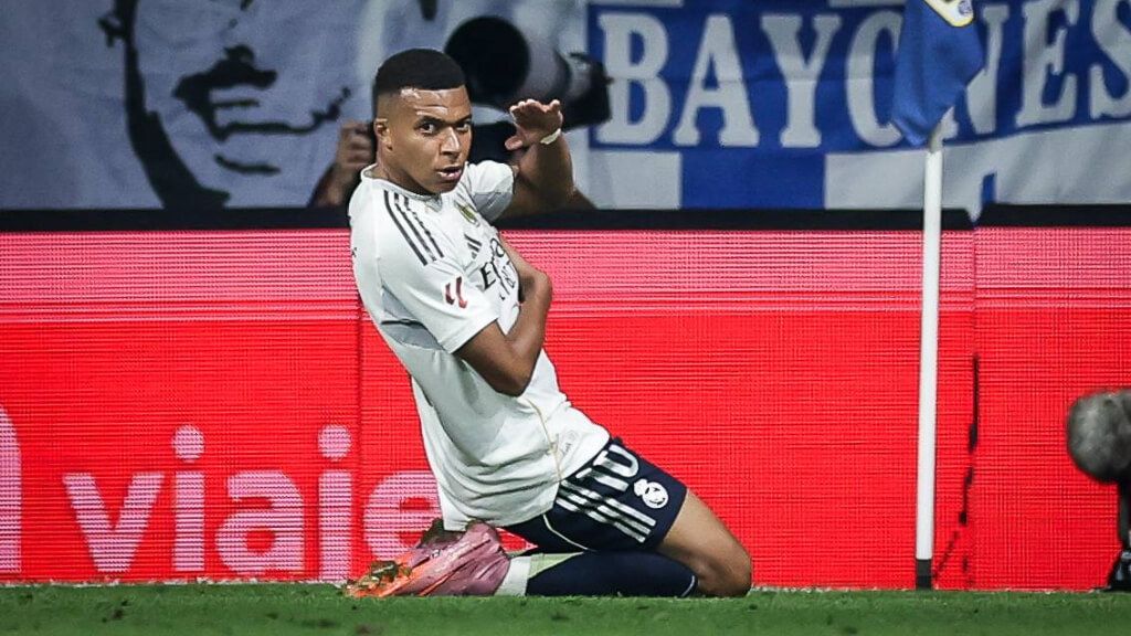  Kylian Mbappé celebra su gol frente al Oviedo (Cordon Press)