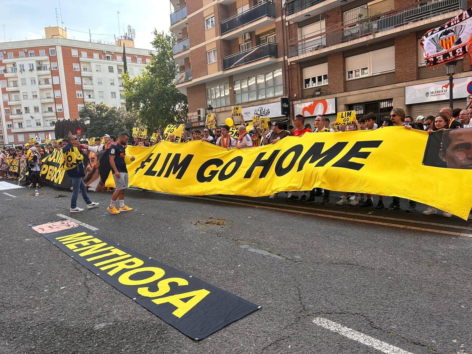 Protestas contra Peter Lim y Layhoon Chan