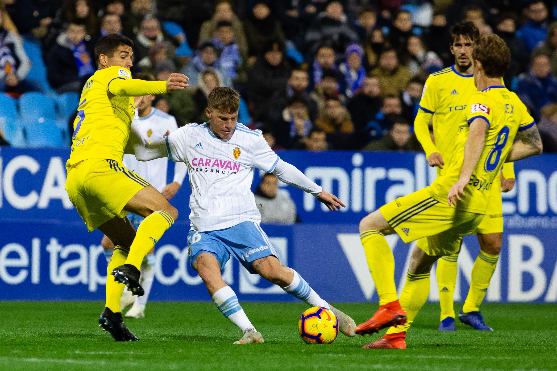  Lance del encuentro entre el Real Zaragoza y el Cádiz de la pasada temporada en La Romareda.