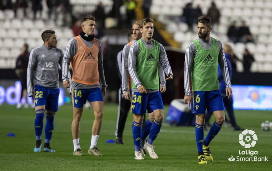  Sergio González durante el calentamiento previo al Rayo-Cádiz en Vallecas.