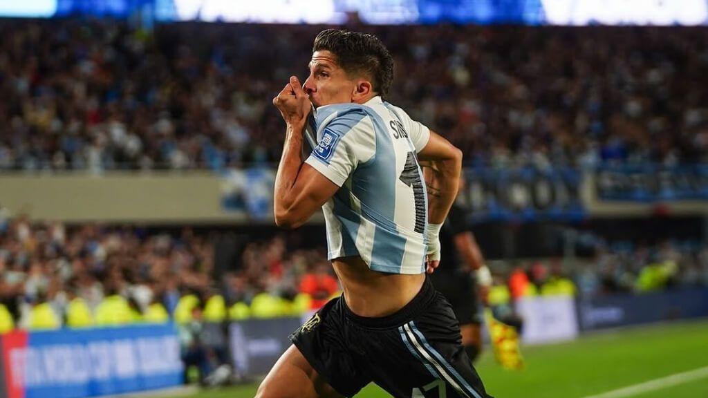  Giuliano Simeone celebra su primer gol con Argentina (Cordon Press)