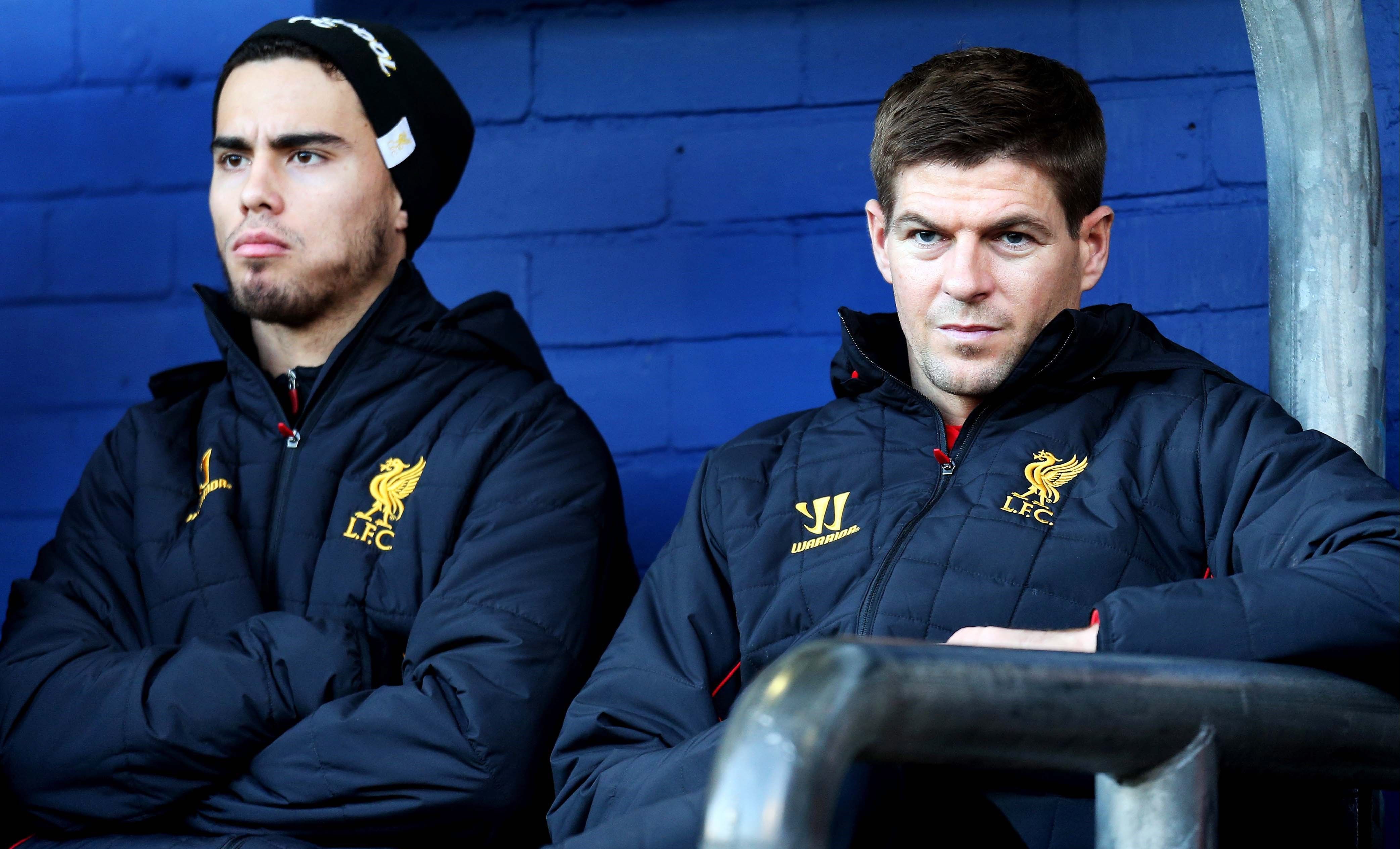  Suso, con Steven Gerrard en el Liverpool.
