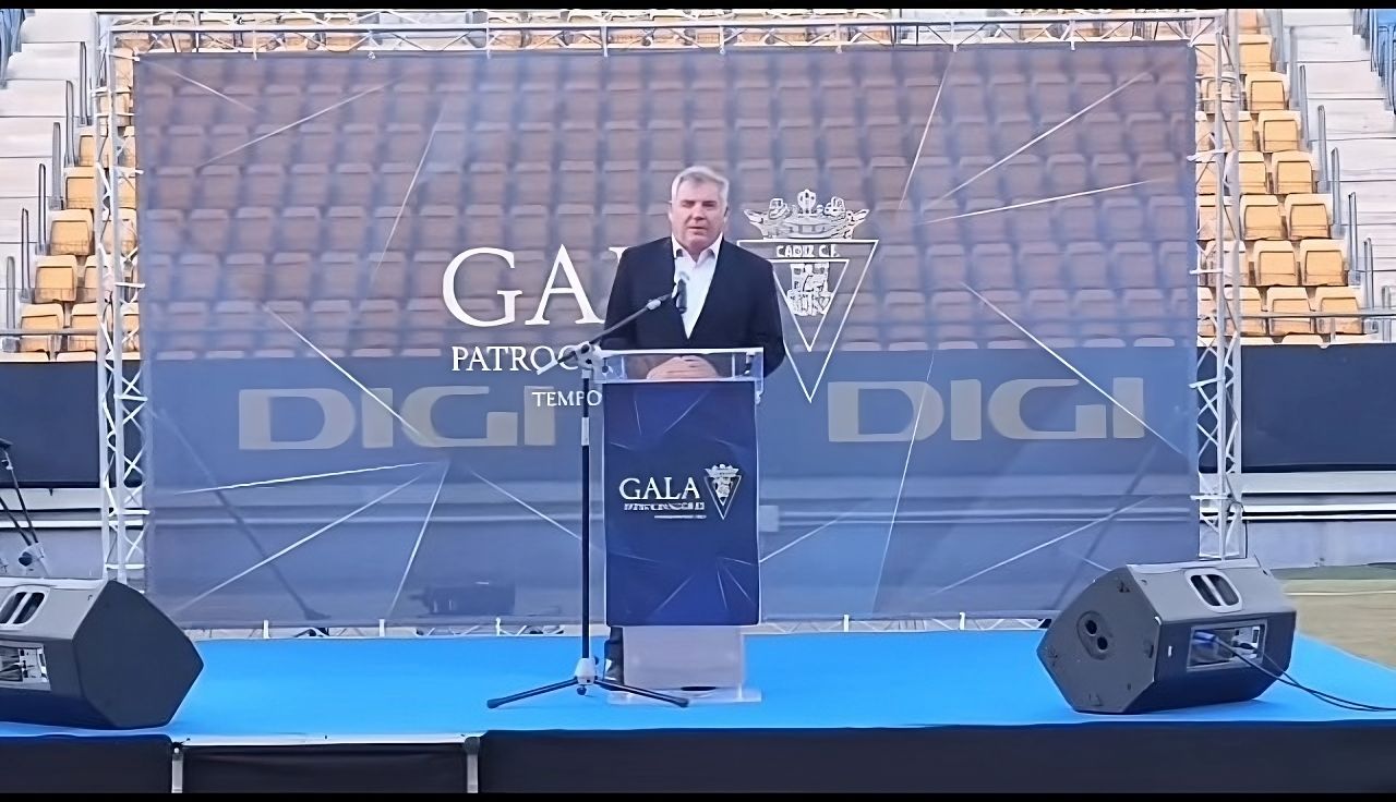  Manuel Vizcaíno, en el acto de patrocinadores del Cádiz.
