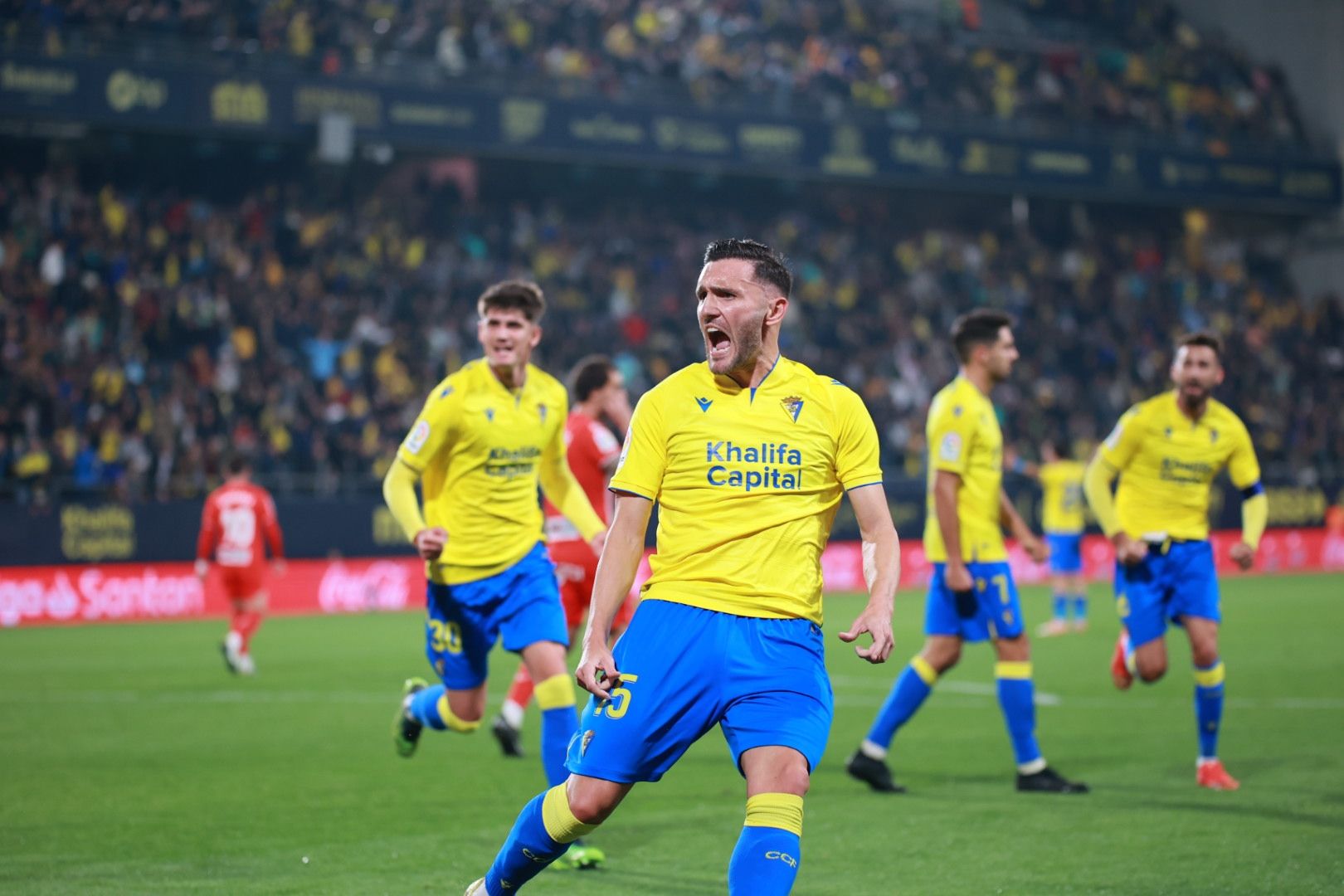 Lucas Pérez celebra su gol al Almería.