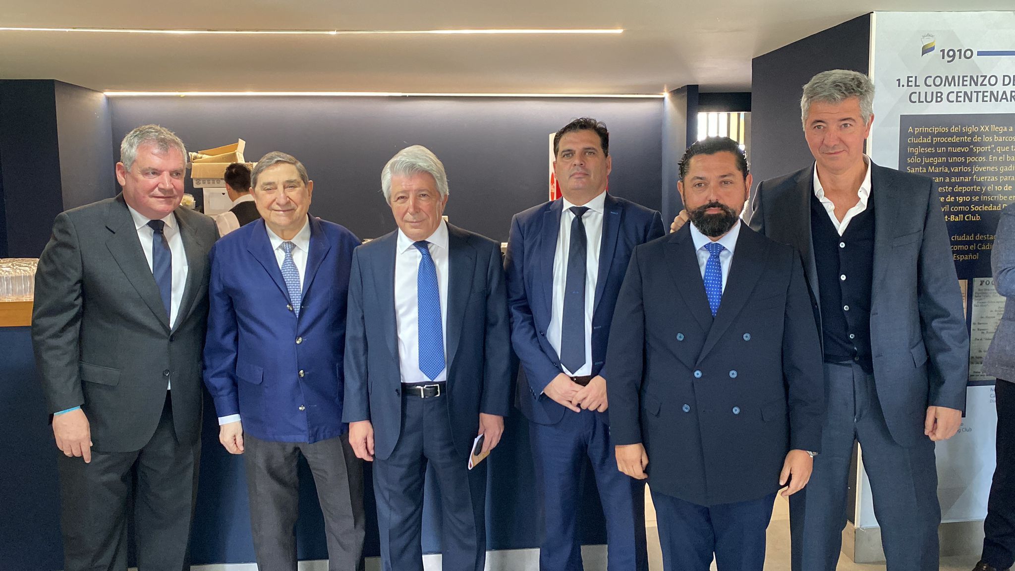  Posado de Vizcaíno, Lendoiro y Cerezo.