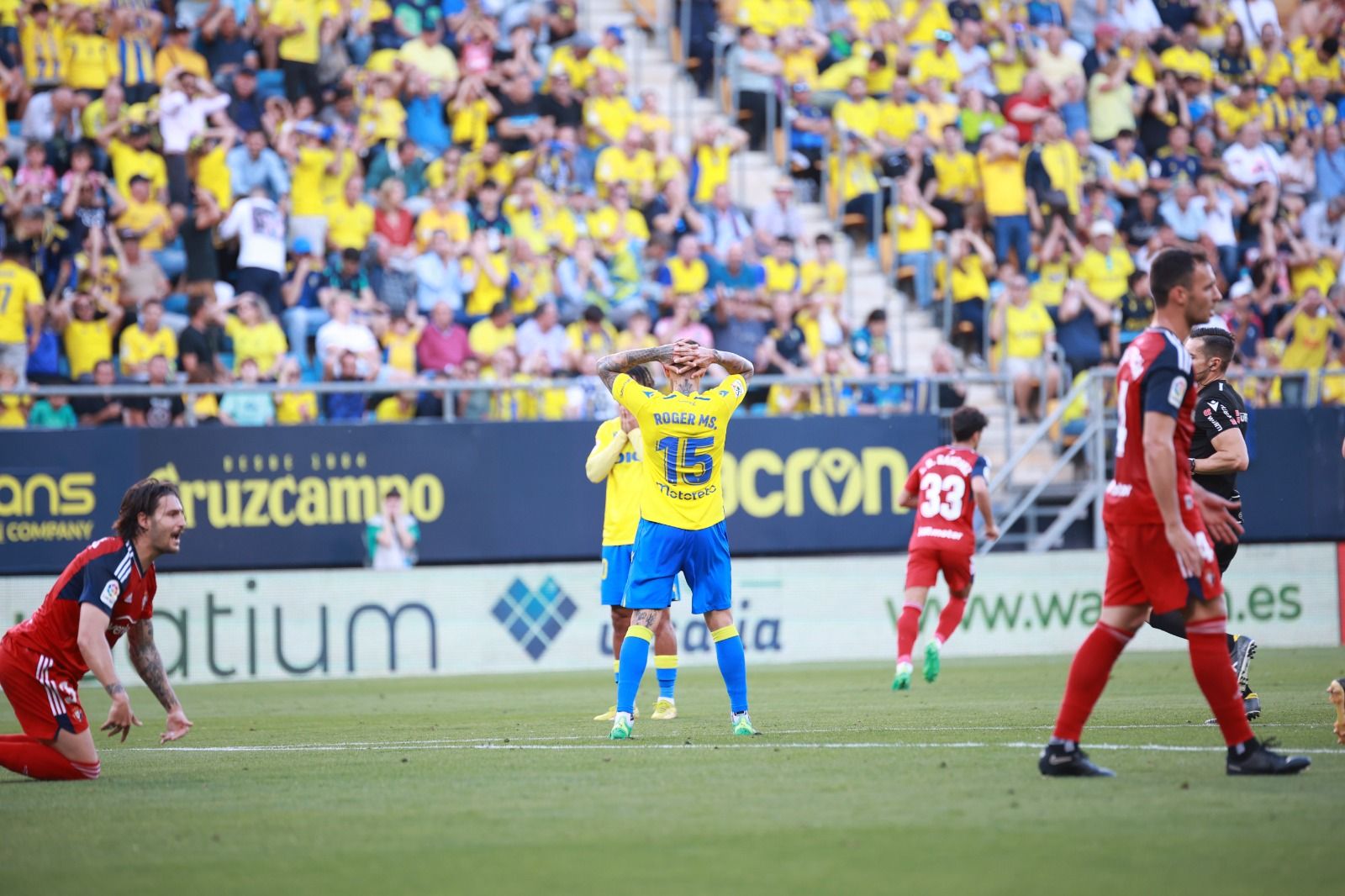  Roger Martí se lamenta en el Cádiz-Osasuna.