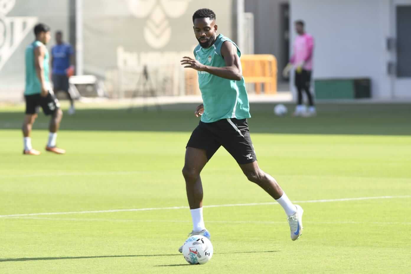  Bakambu, en el entrenamiento de este miércoles