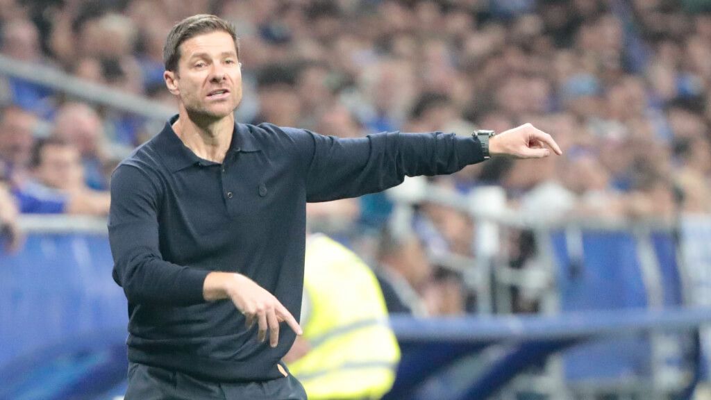  Xabi Alonso en el Tartiere (Cordon Press)