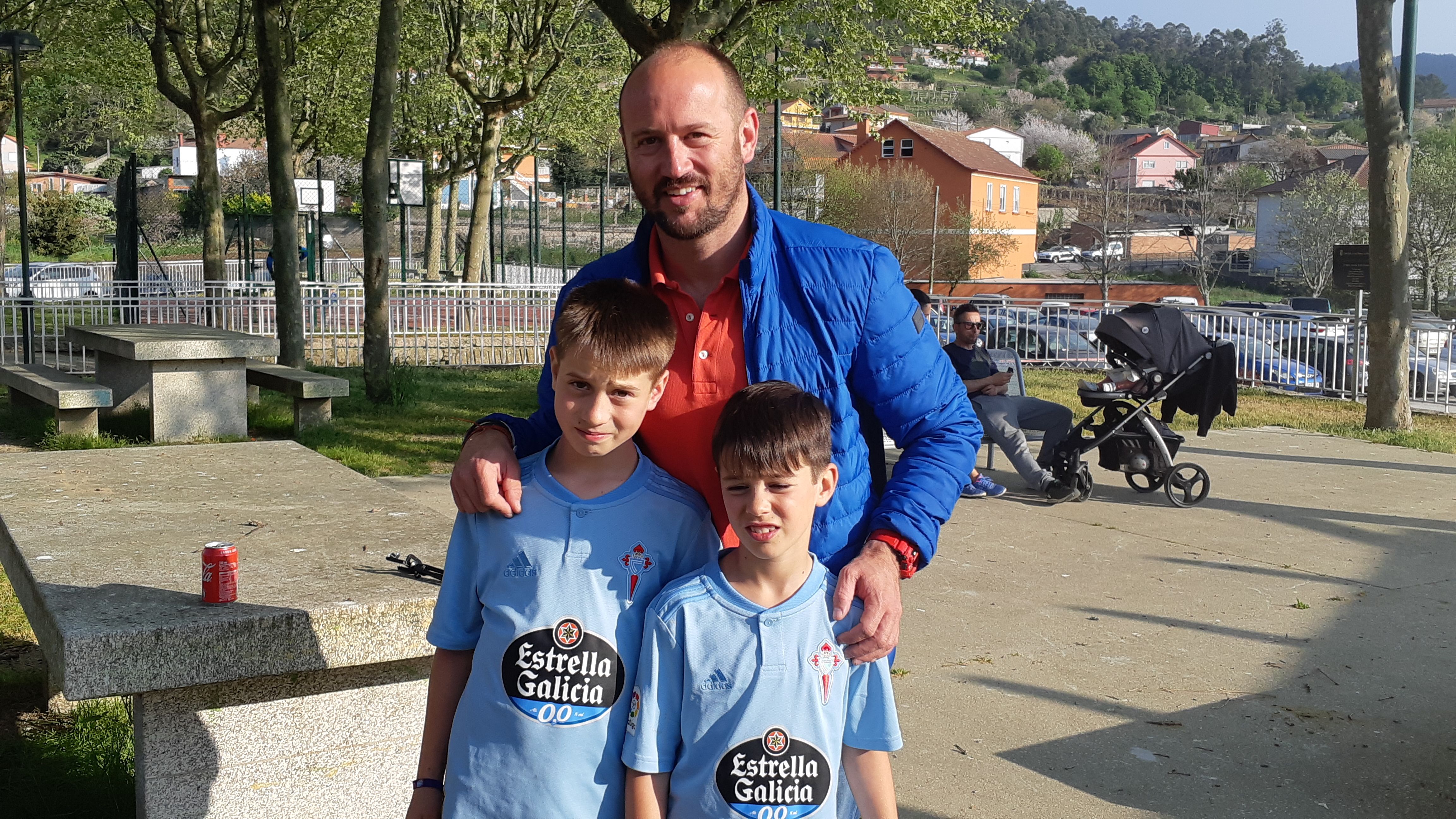  Levi, Xan y Roque en el centro cívico de Bembribe.