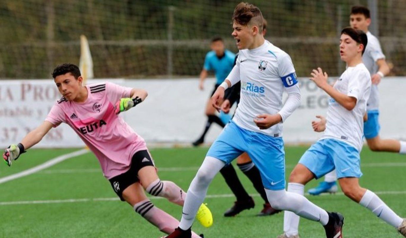  Izan Regueira con la selección gallega.