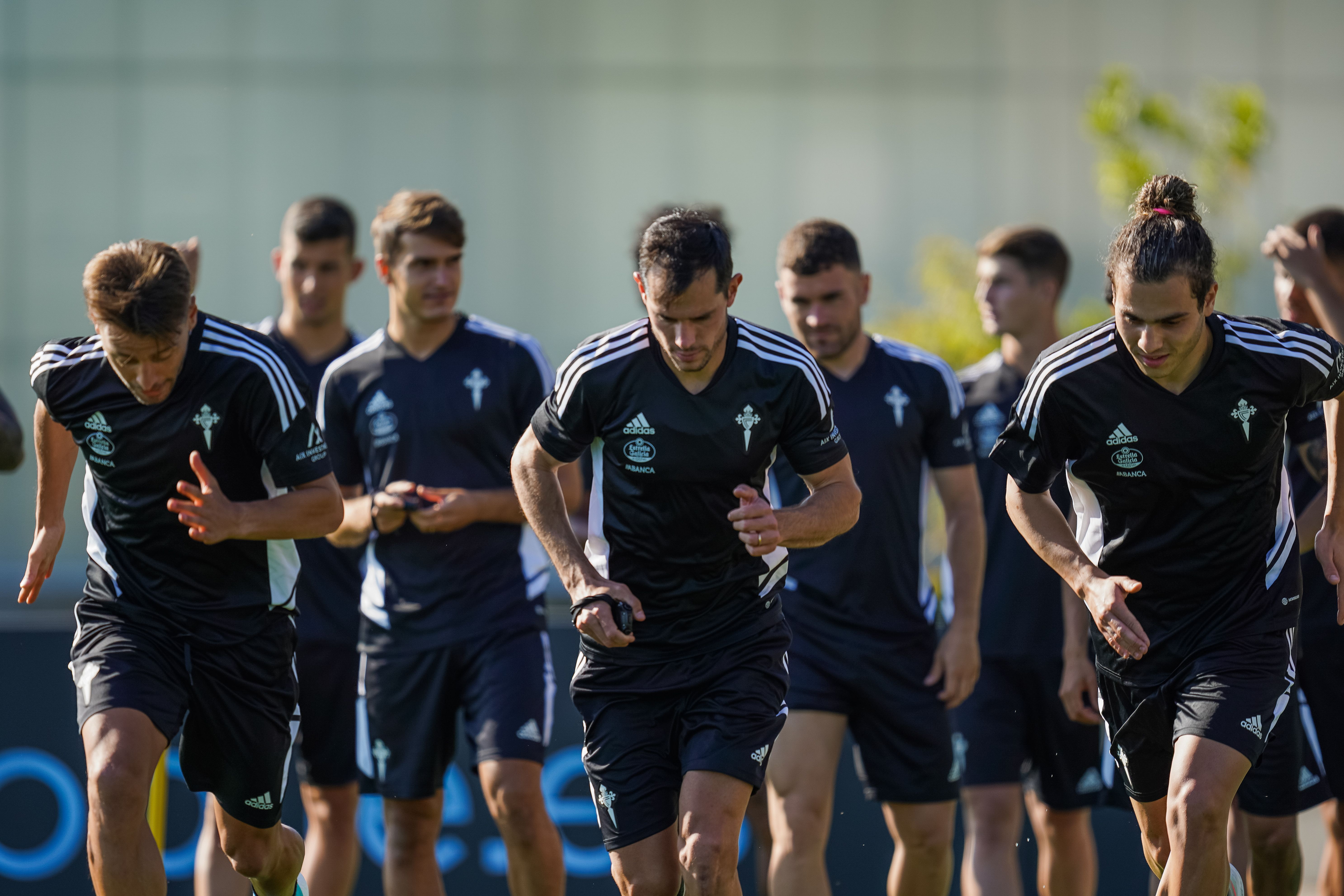  La plantilla haciendo carrera continua.
