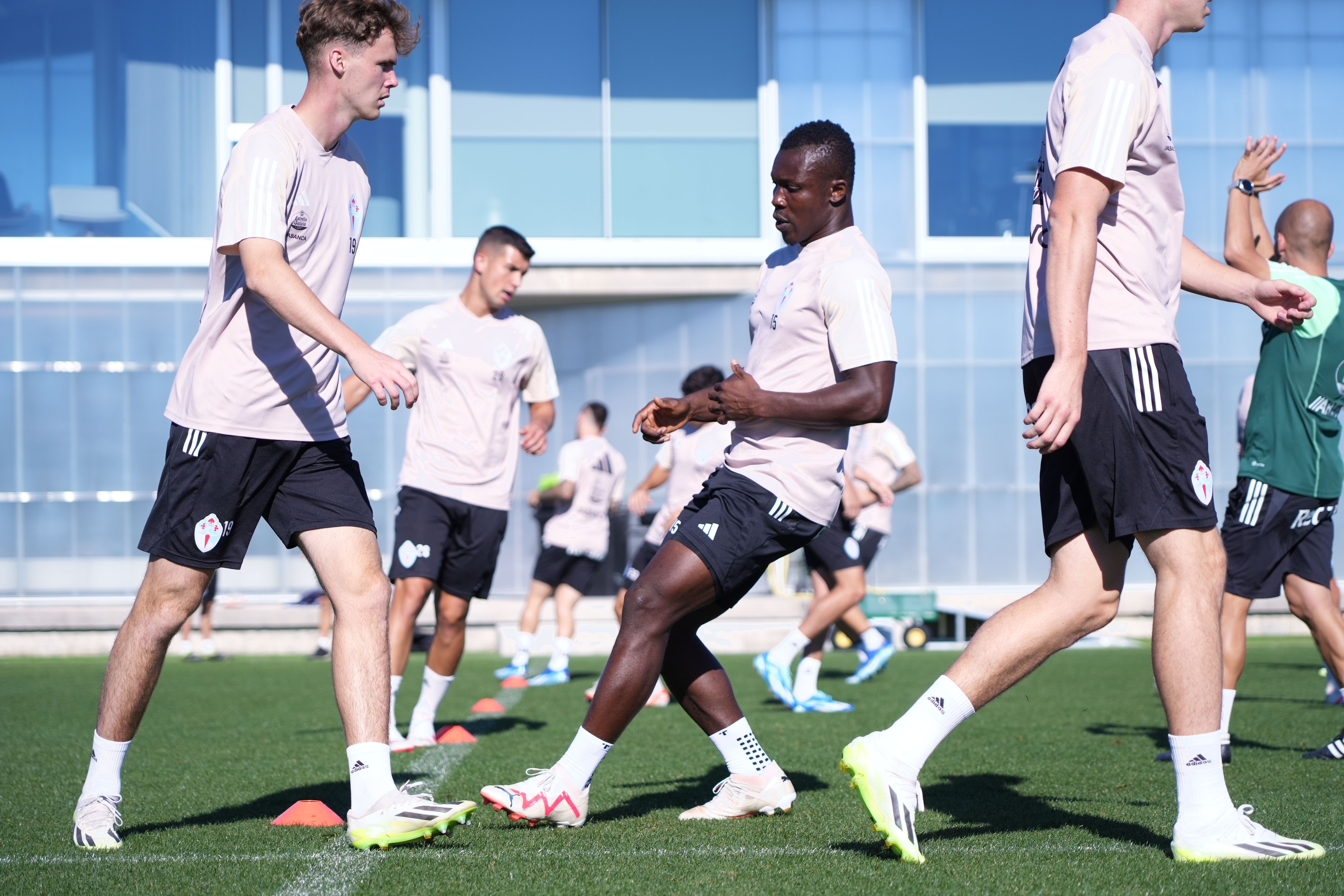  Joseph Aidoo, durante un entrenamiento del Celta.
