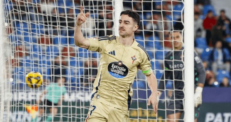Josué Dorrio celebra un tanto liguero. (Foto: LALIGA)