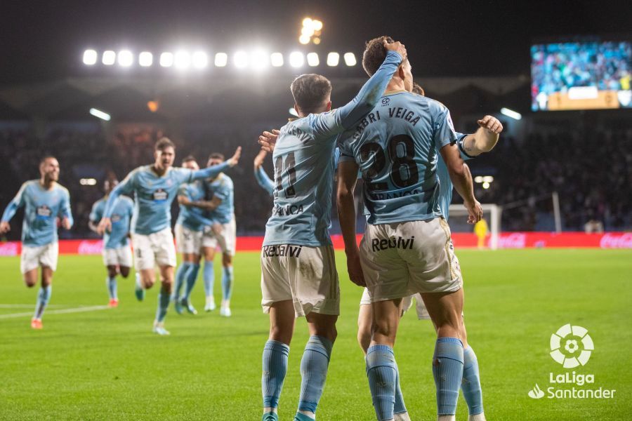 Celebración gol de Veiga.
