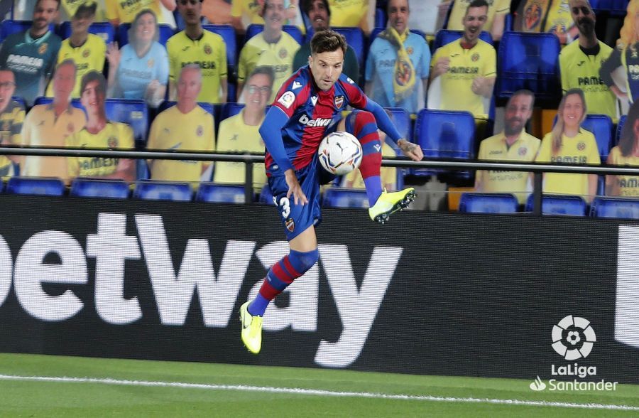  Toño García, durante el Levante-Celta.